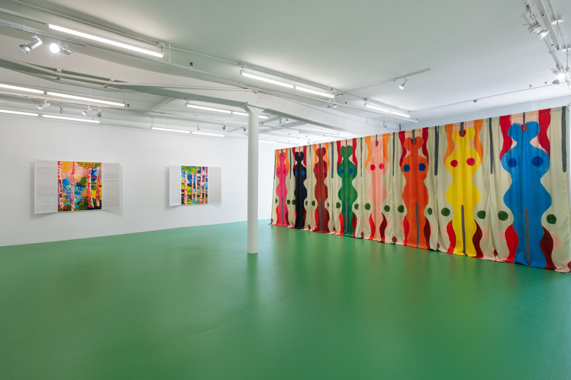 Pia Camil, Stuck in the Middle at Instituto de Visión, photo 4