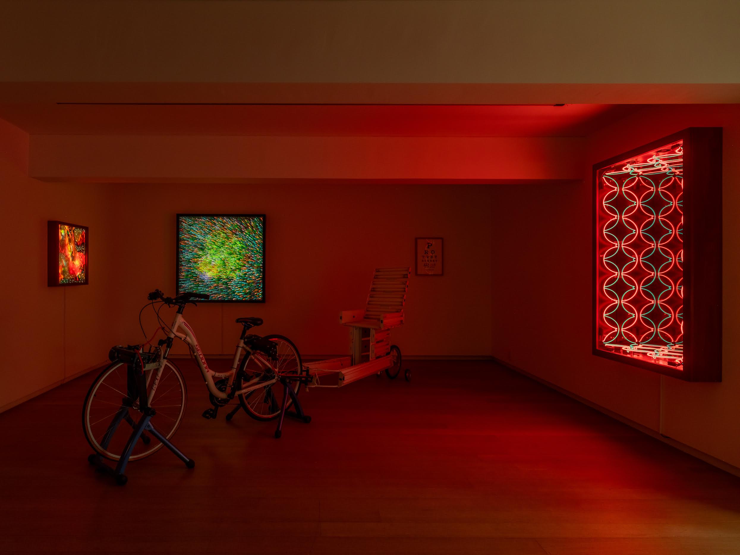 Iván Navarro, Light Years at Templon, photo 6