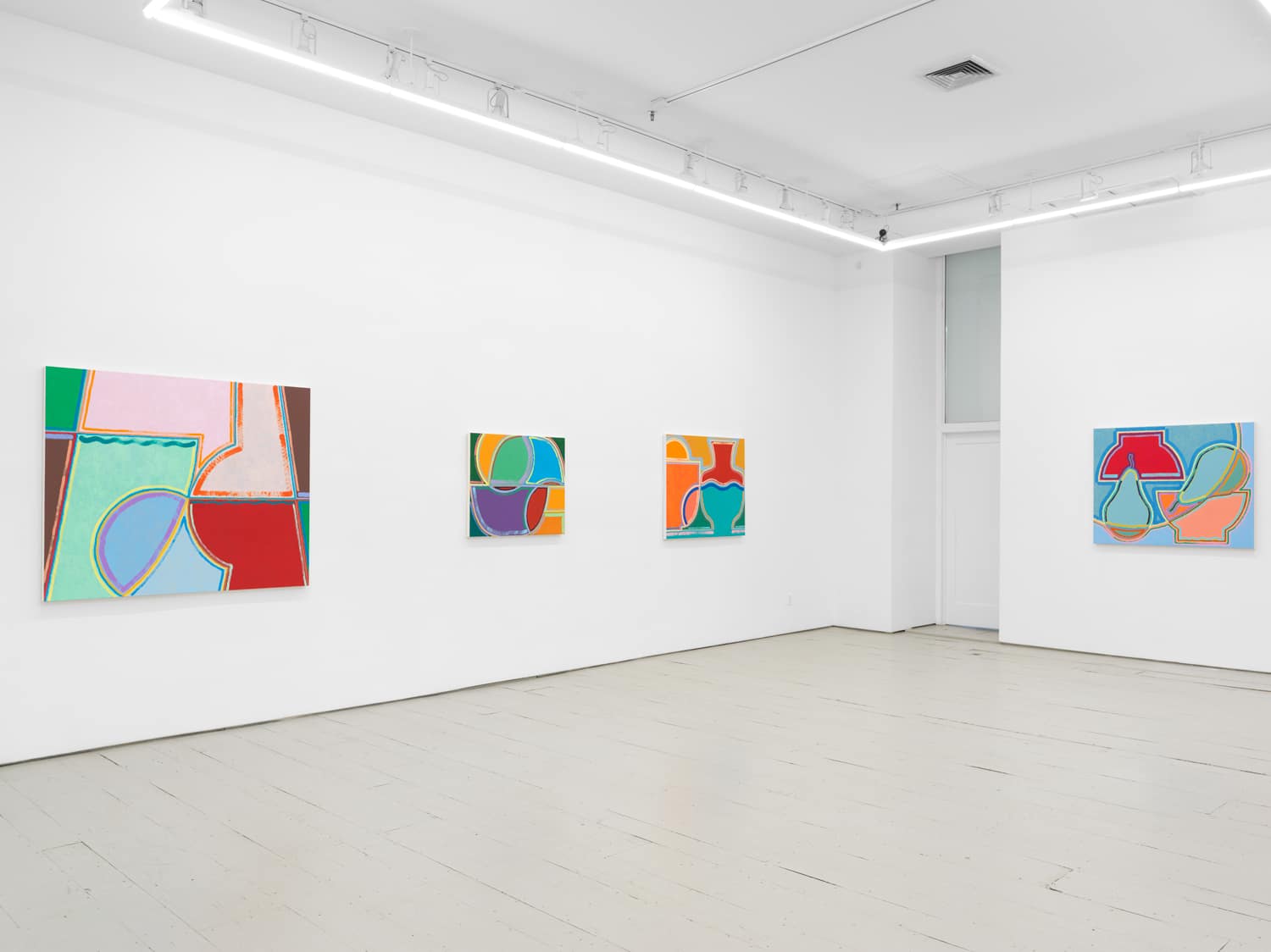 Holly Coulis, Whereabouts at Klaus von Nichtssagend, photo 3
