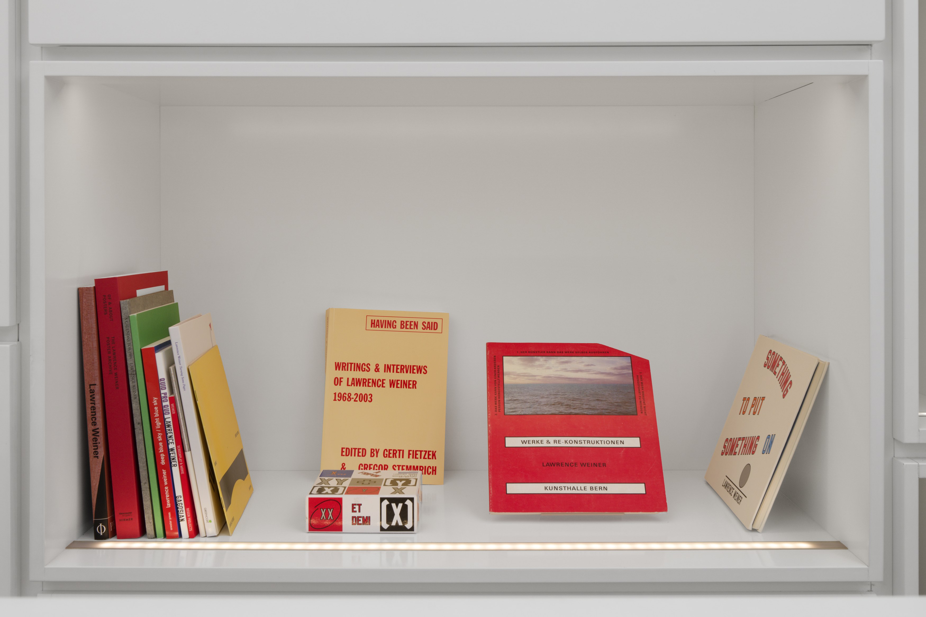 Lawrence Weiner, Lawrence Weiner at Good Books, photo 4