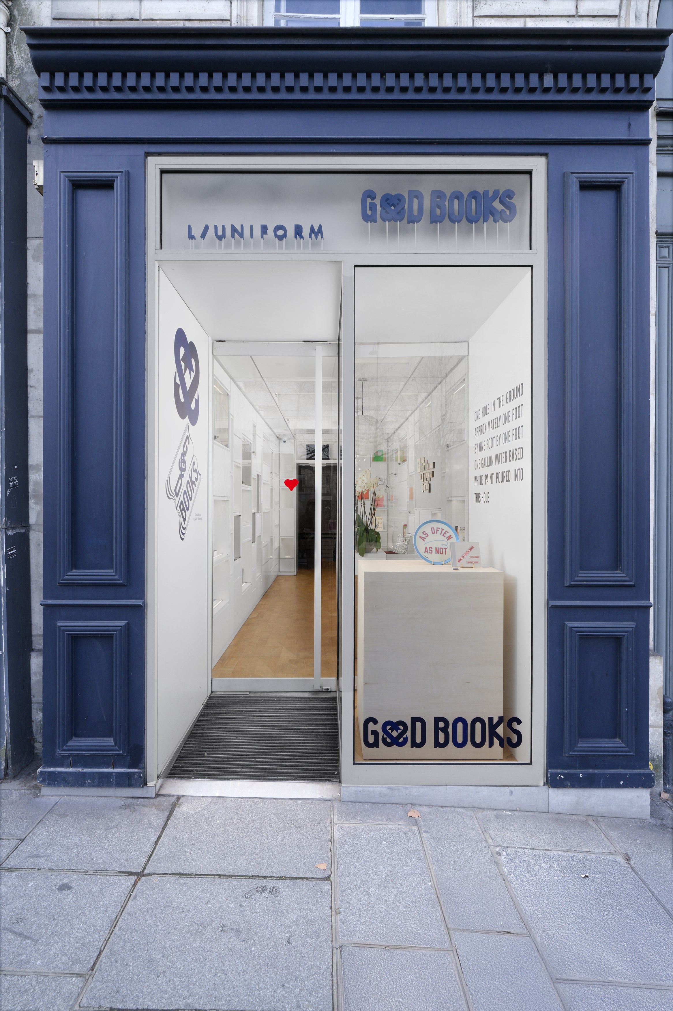 Lawrence Weiner, Lawrence Weiner at Good Books, photo 5