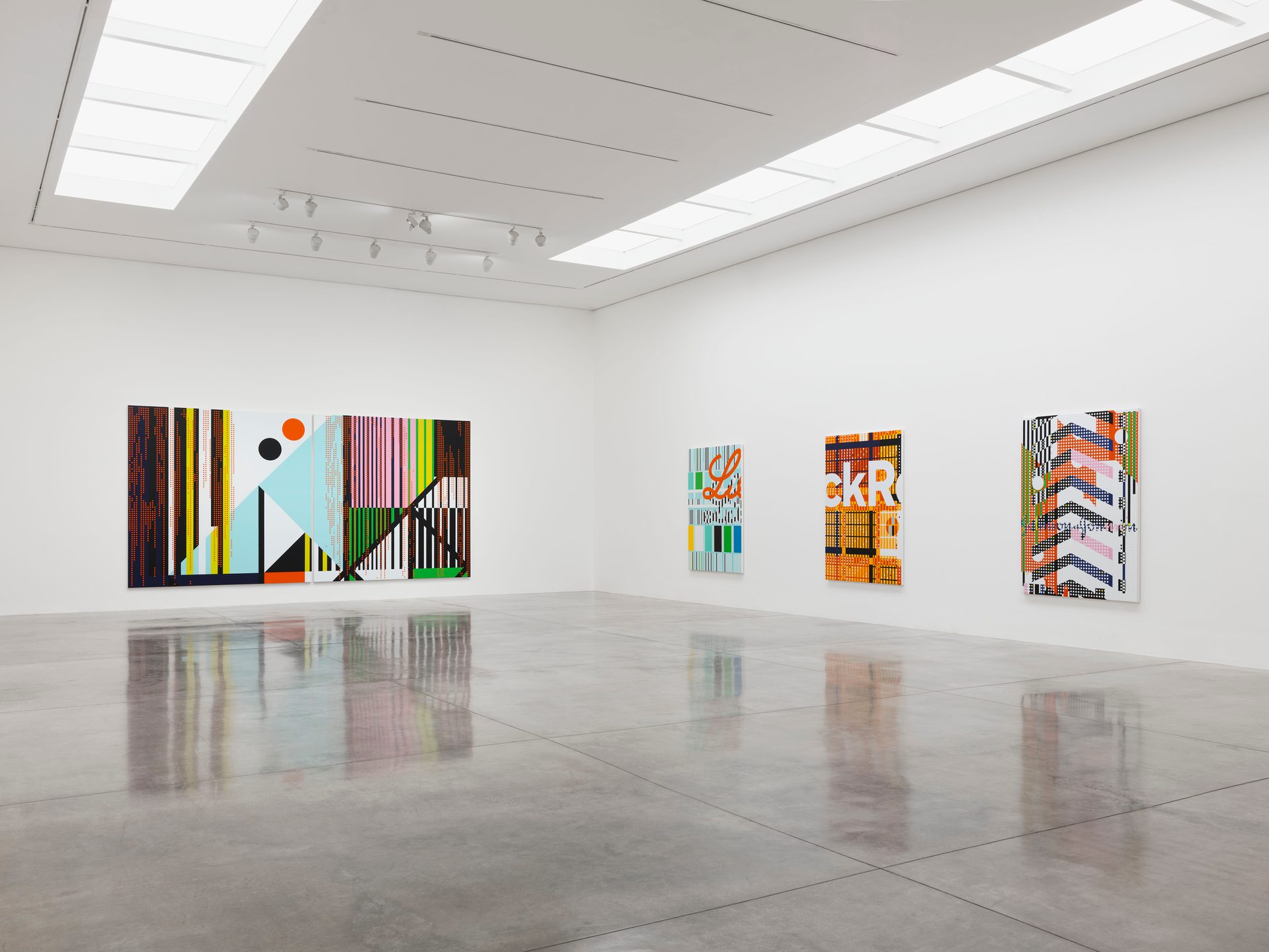 Sarah Morris, Snow Leopards and Skyscrapers at White Cube, photo 4