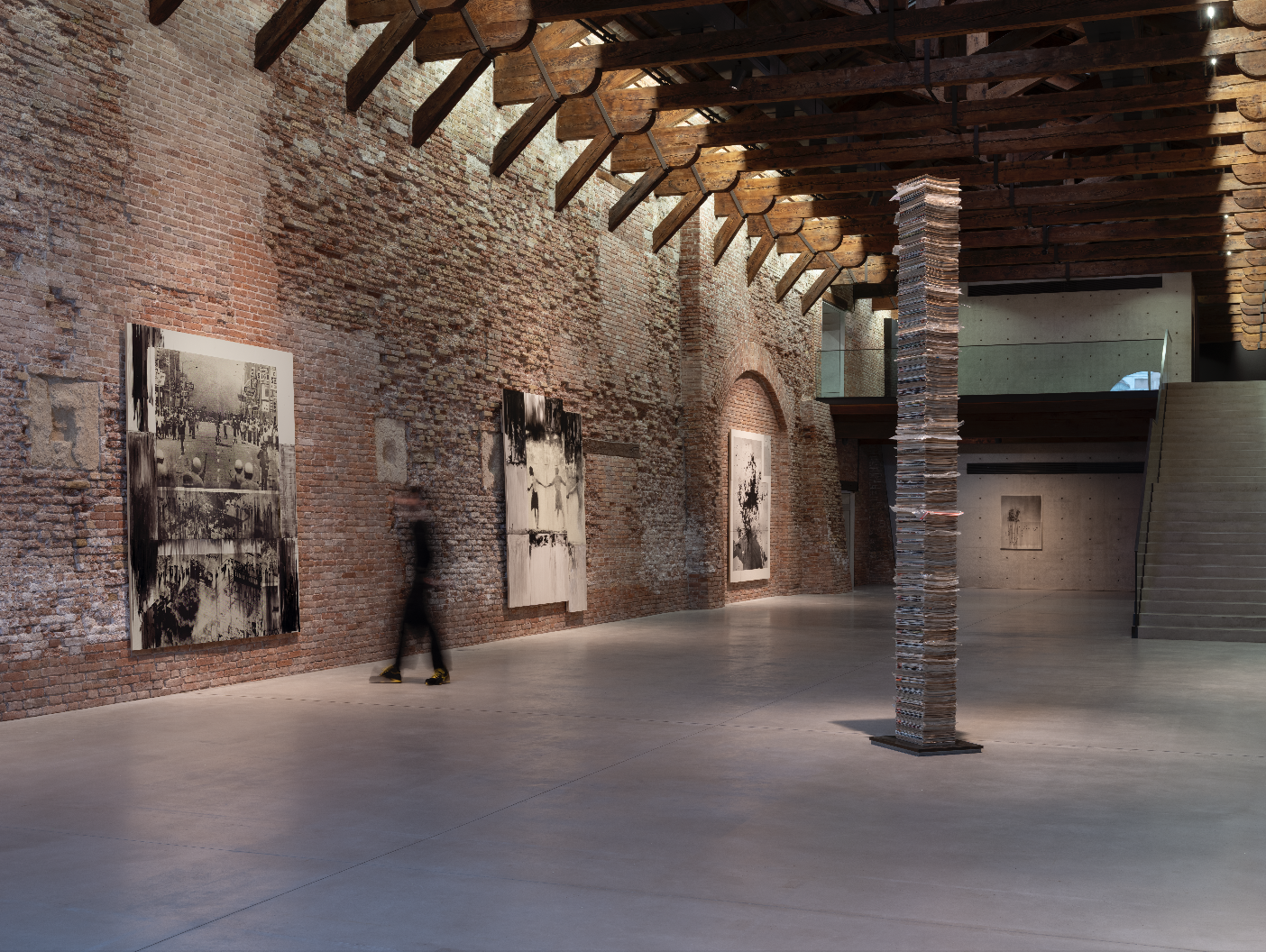 Lorna Simpson, Third Person at Punta della Dogana, photo 4