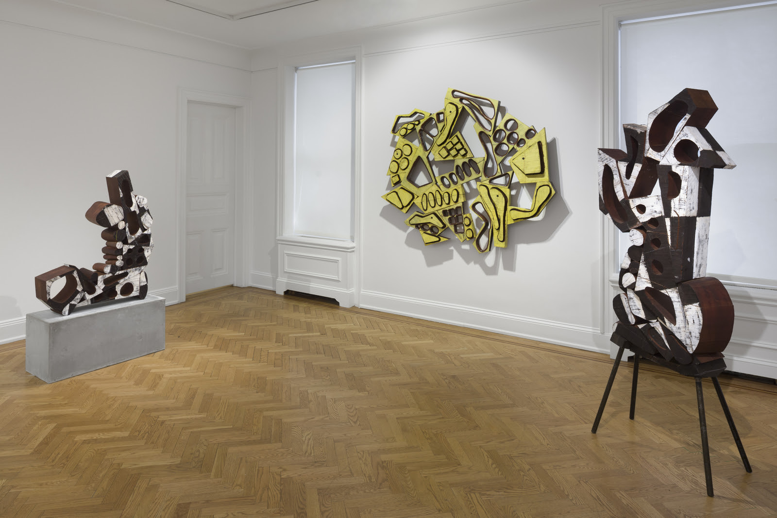 Mel Kendrick, Tilt at David Nolan, photo 3