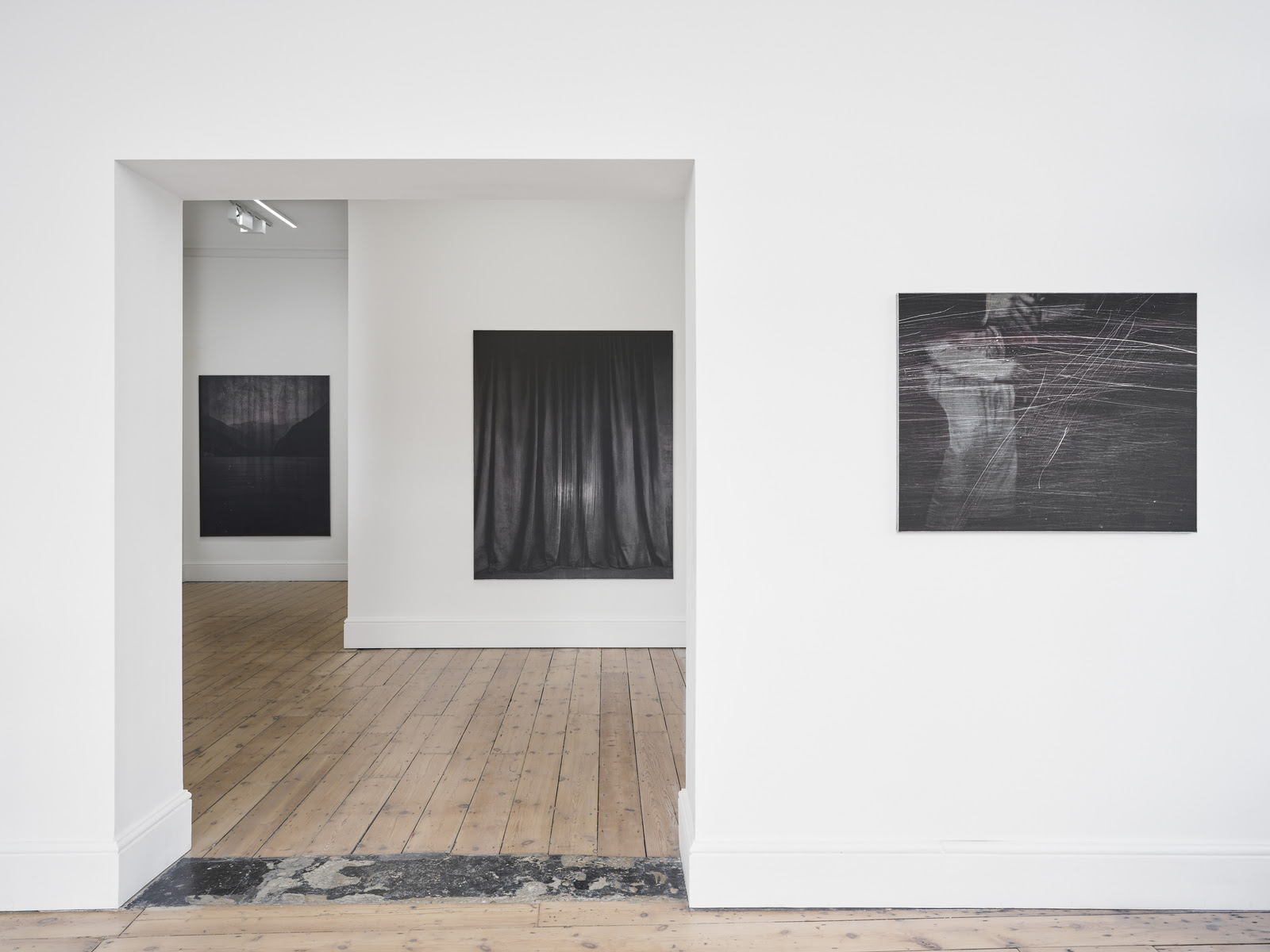 Dirk Braeckman, Although at Grimm, photo 4