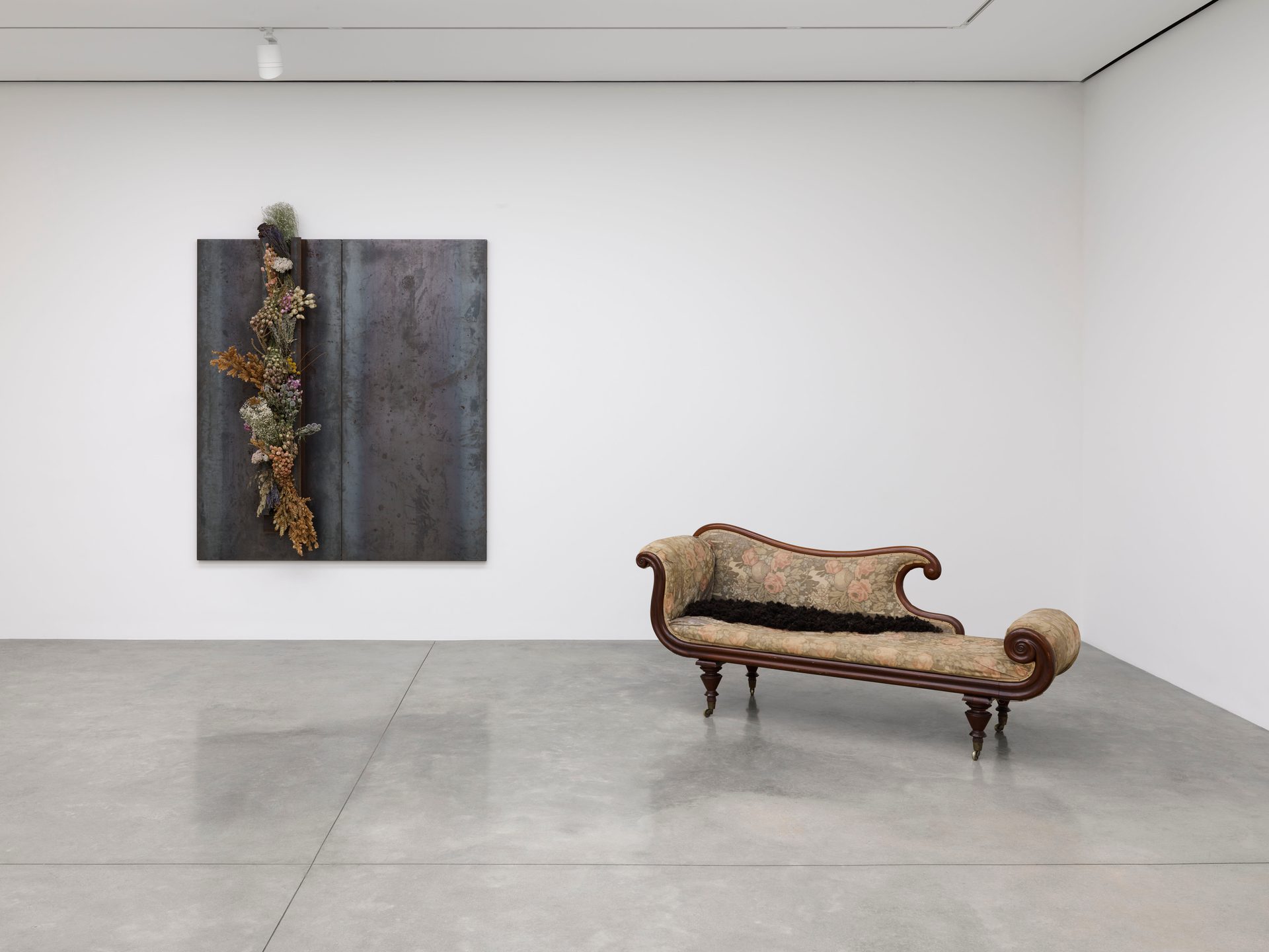 David Hammons & Jannis Kounellis, David Hammons & Jannis Kounellis, at White Cube