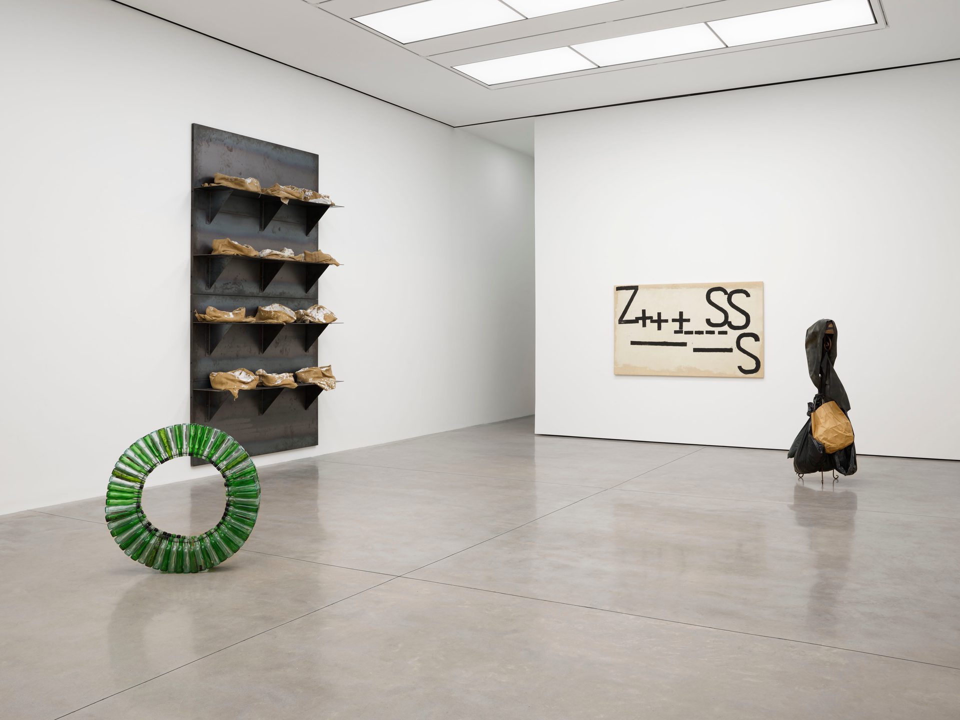 David Hammons & Jannis Kounellis, David Hammons & Jannis Kounellis at White Cube, photo 5