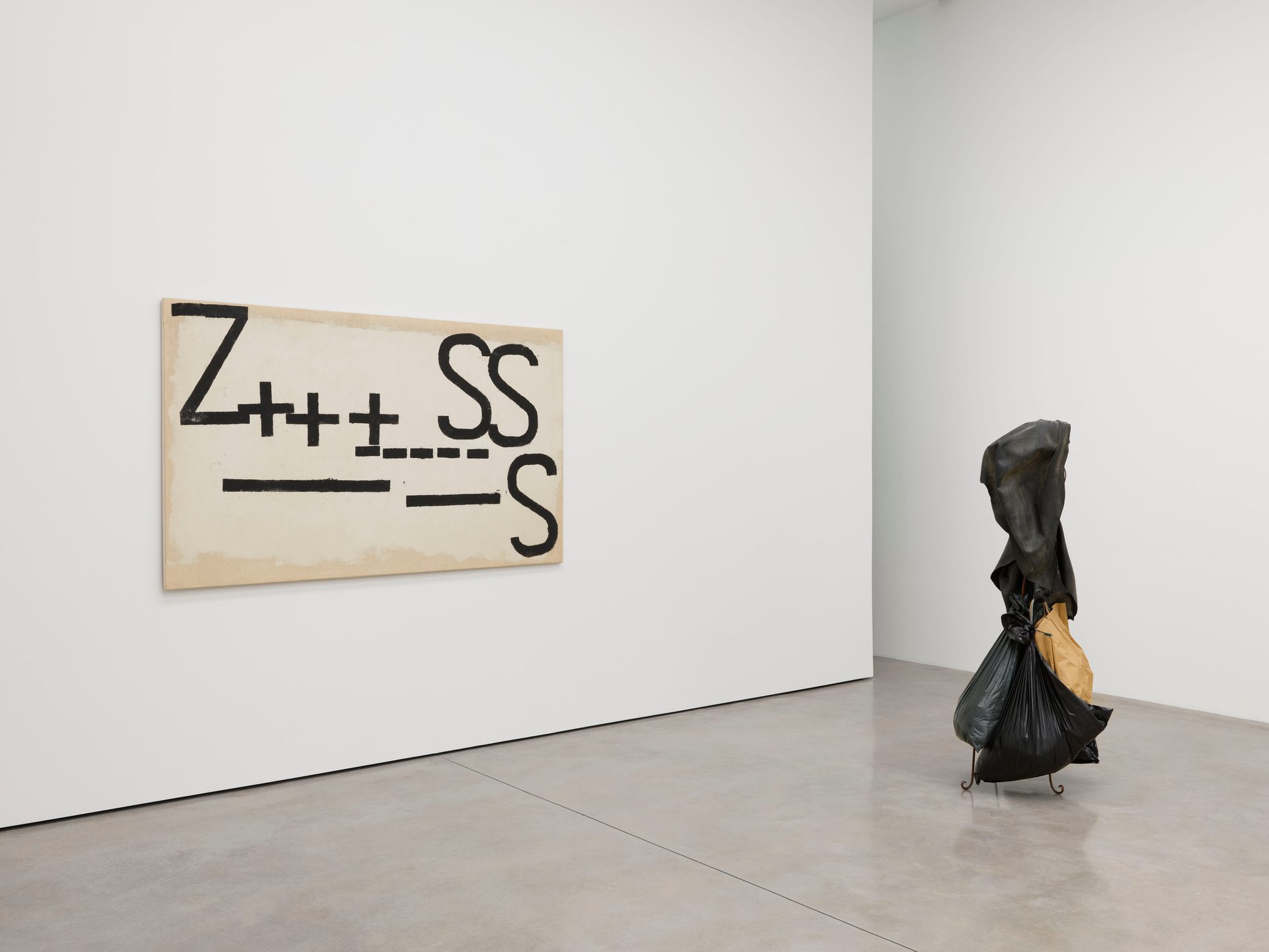 David Hammons & Jannis Kounellis, David Hammons & Jannis Kounellis at White Cube, photo 6