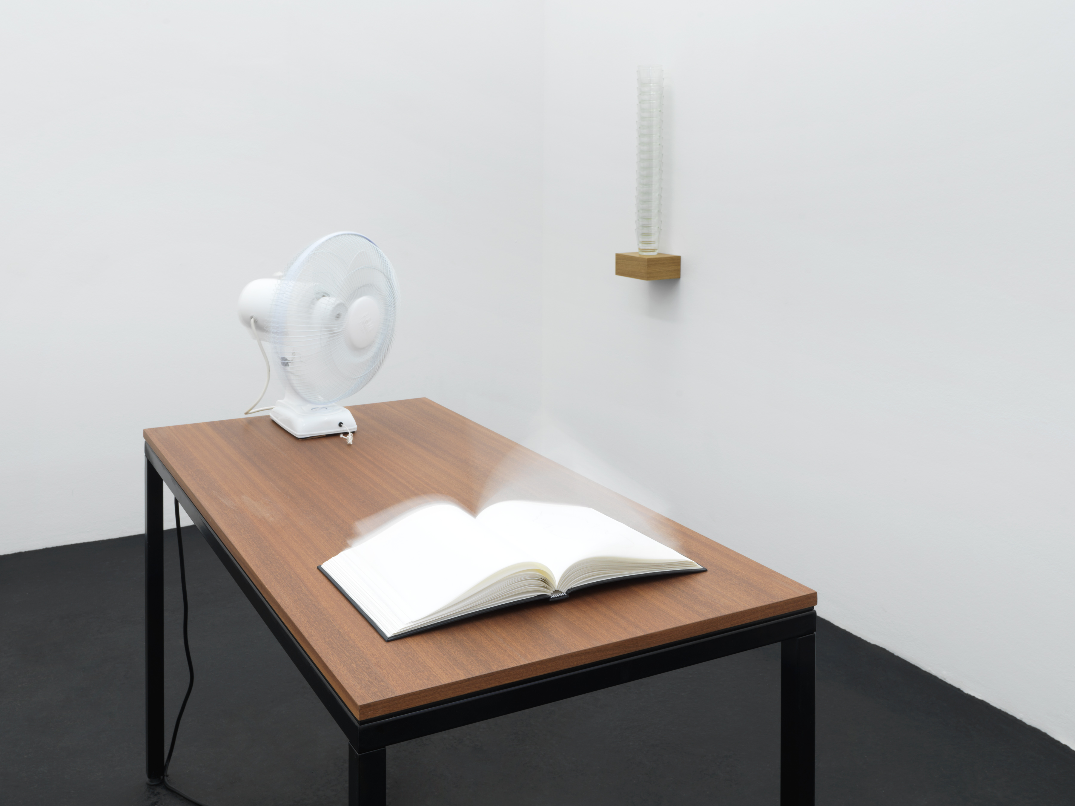 Perceptual Territories - Cut, Split, Layered, Perceptual Territories - Cut, Split, Layered at Neugerriemschneider, photo 4