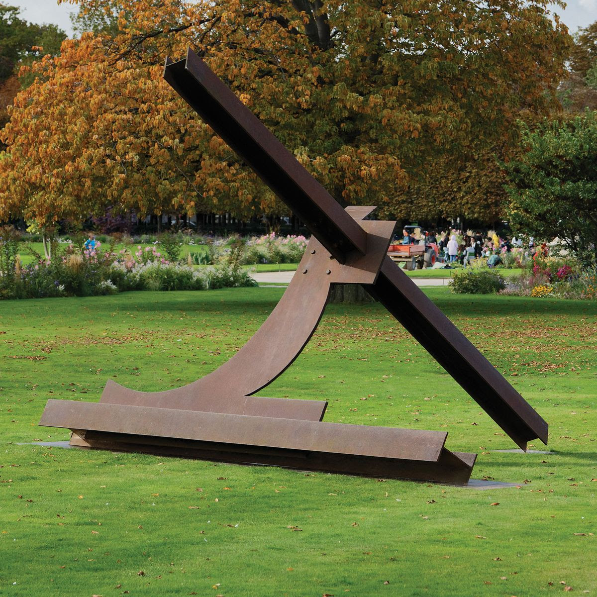Mark di Suvero, Avanti!, at Paula Cooper