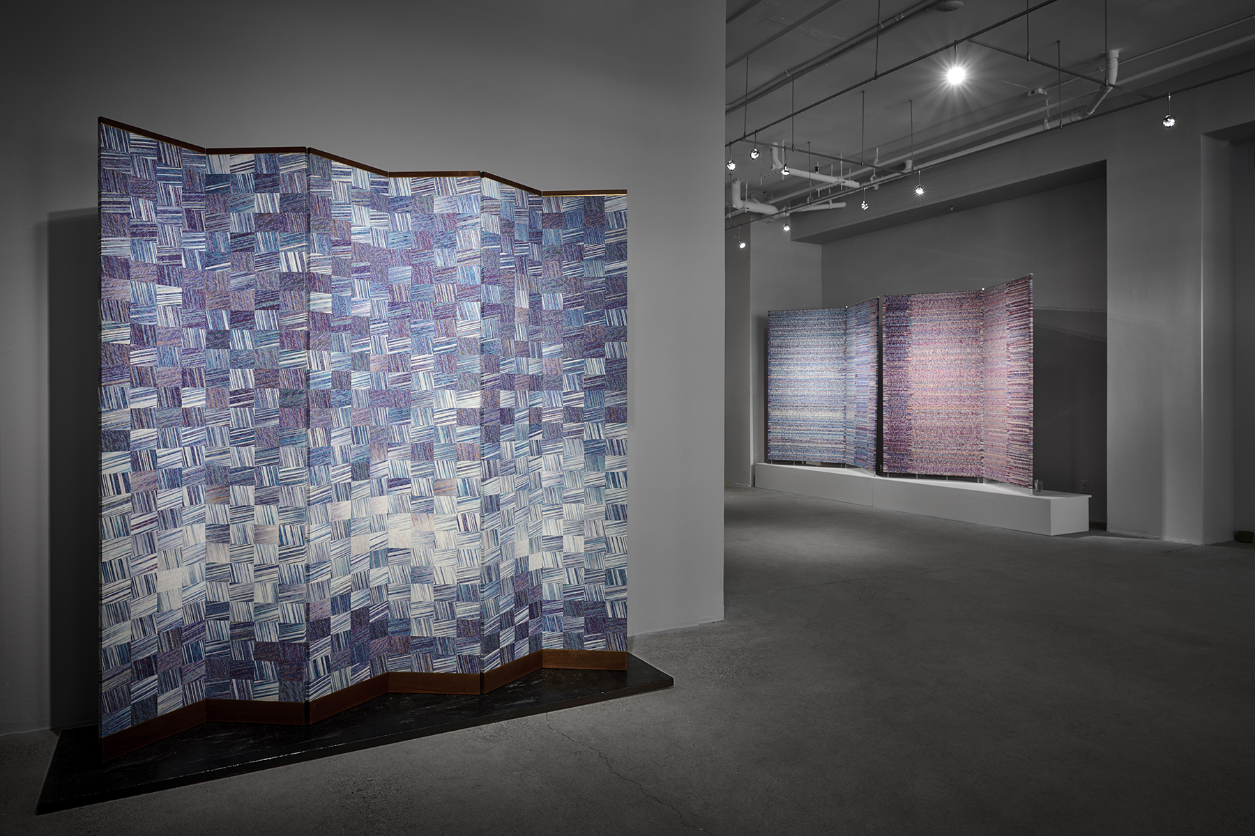 Shigeki Fukumoto, Shimijimi: Dyed and Inlaid Textiles at Ippodo Gallery, photo 2
