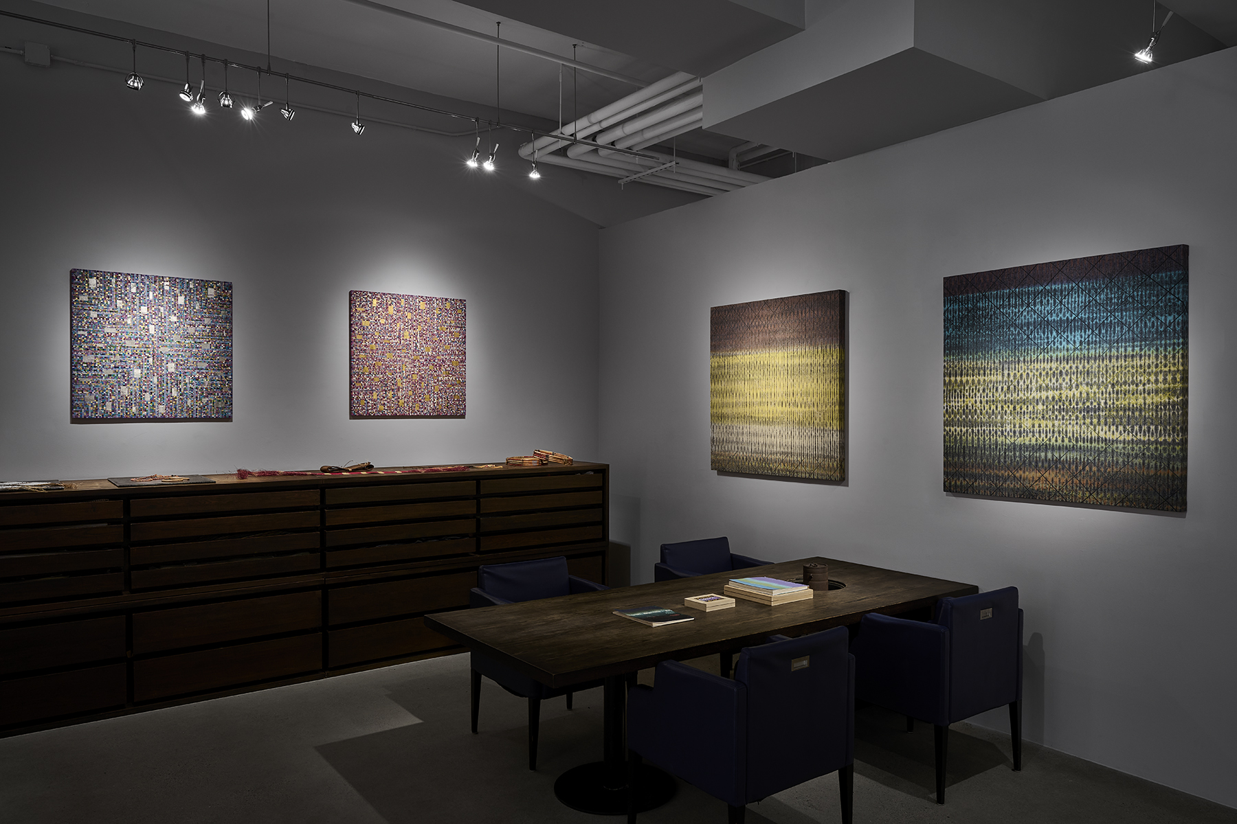Shigeki Fukumoto, Shimijimi: Dyed and Inlaid Textiles at Ippodo Gallery, photo 3