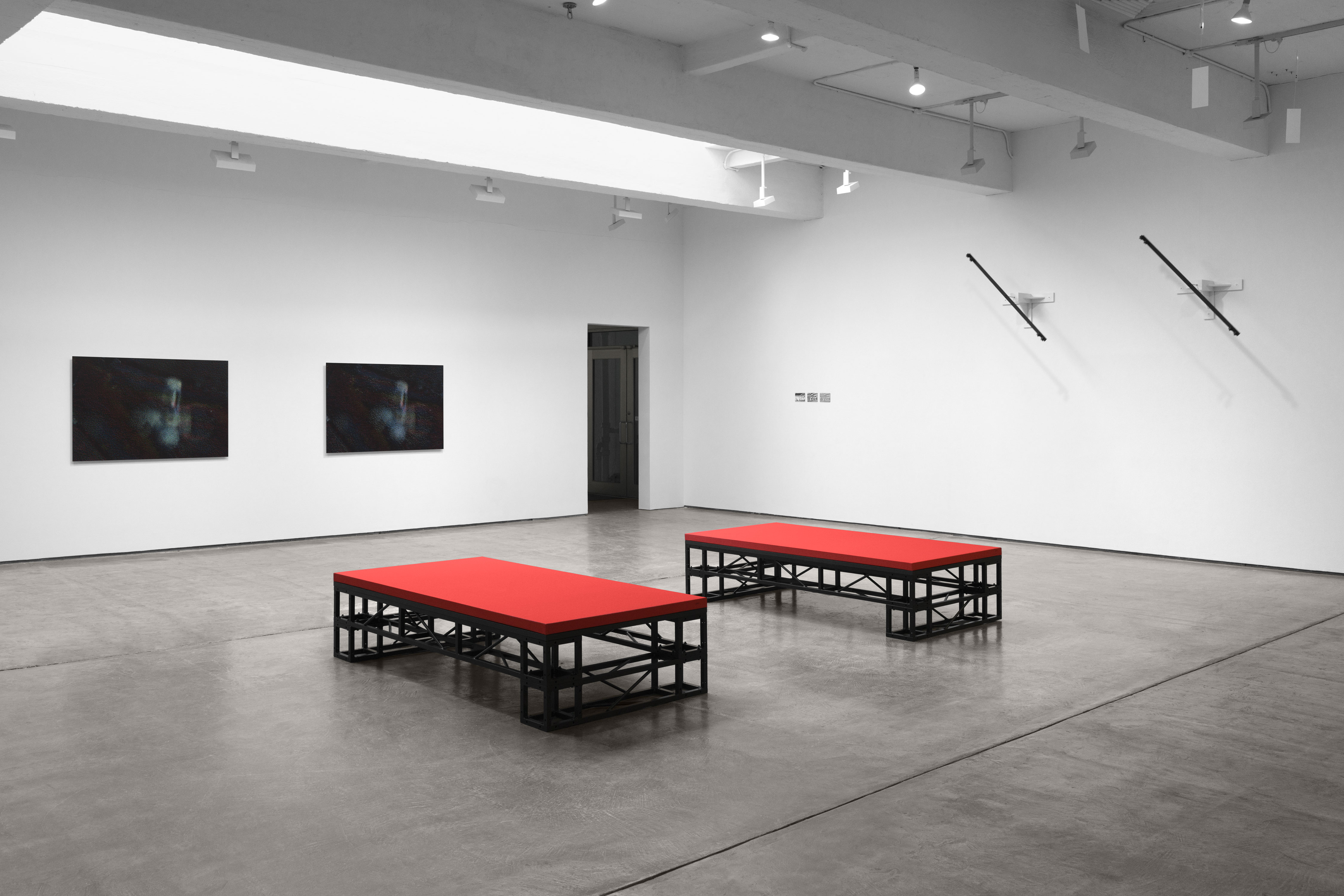 Tauba Auerbach, Zephyr, Zephyr at Paula Cooper, photo 3