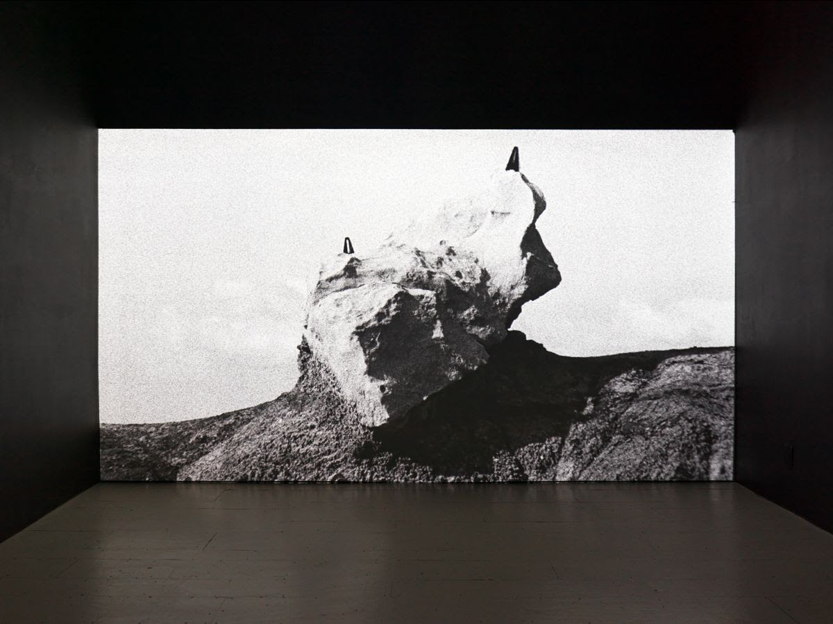 Mark Armijo McKnight, Cut the World at Klaus von Nichtssagend, photo 2