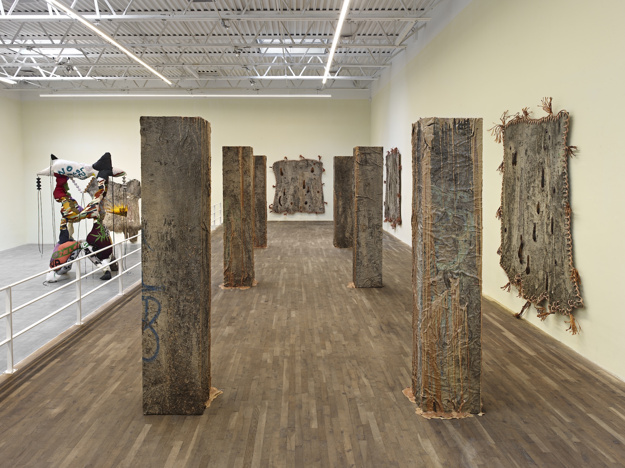Eddie R. Aparicio, Rubberneckers at Jeffrey Deitch, photo 9
